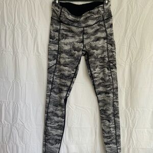 LULULEMON Speed Tide V Power Luxtreme Legging Size 6